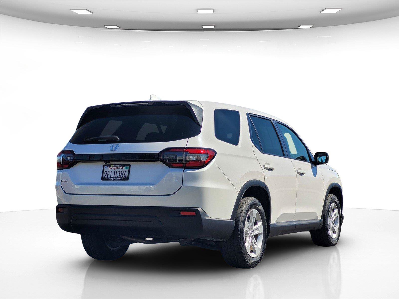 Used 2023 Honda Pilot LX image 6