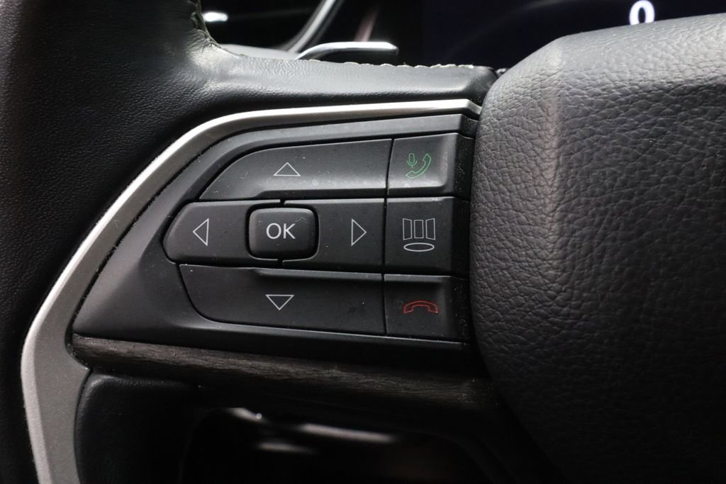 Used 2022 Jeep Grand Cherokee L Limited image 27