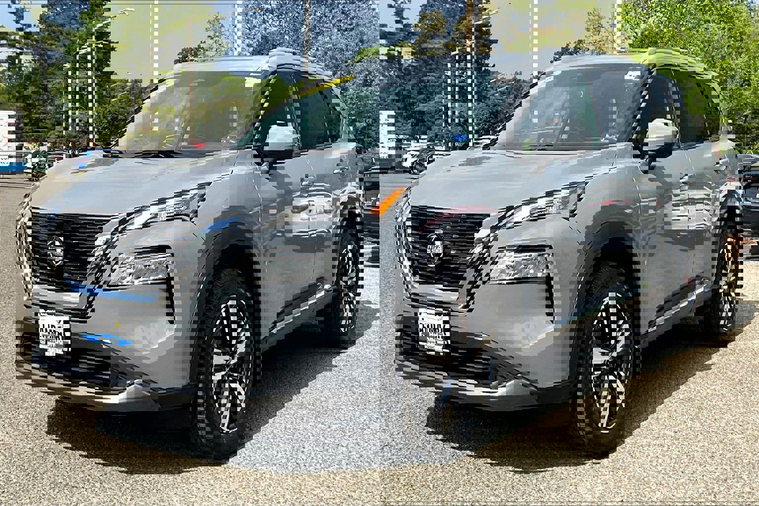 Used 2023 Nissan Rogue SL AWD/4WD image 1