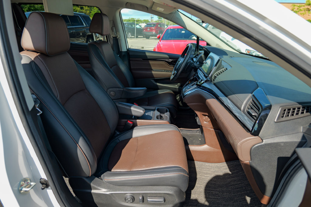 Used 2025 Honda Odyssey Elite image 36