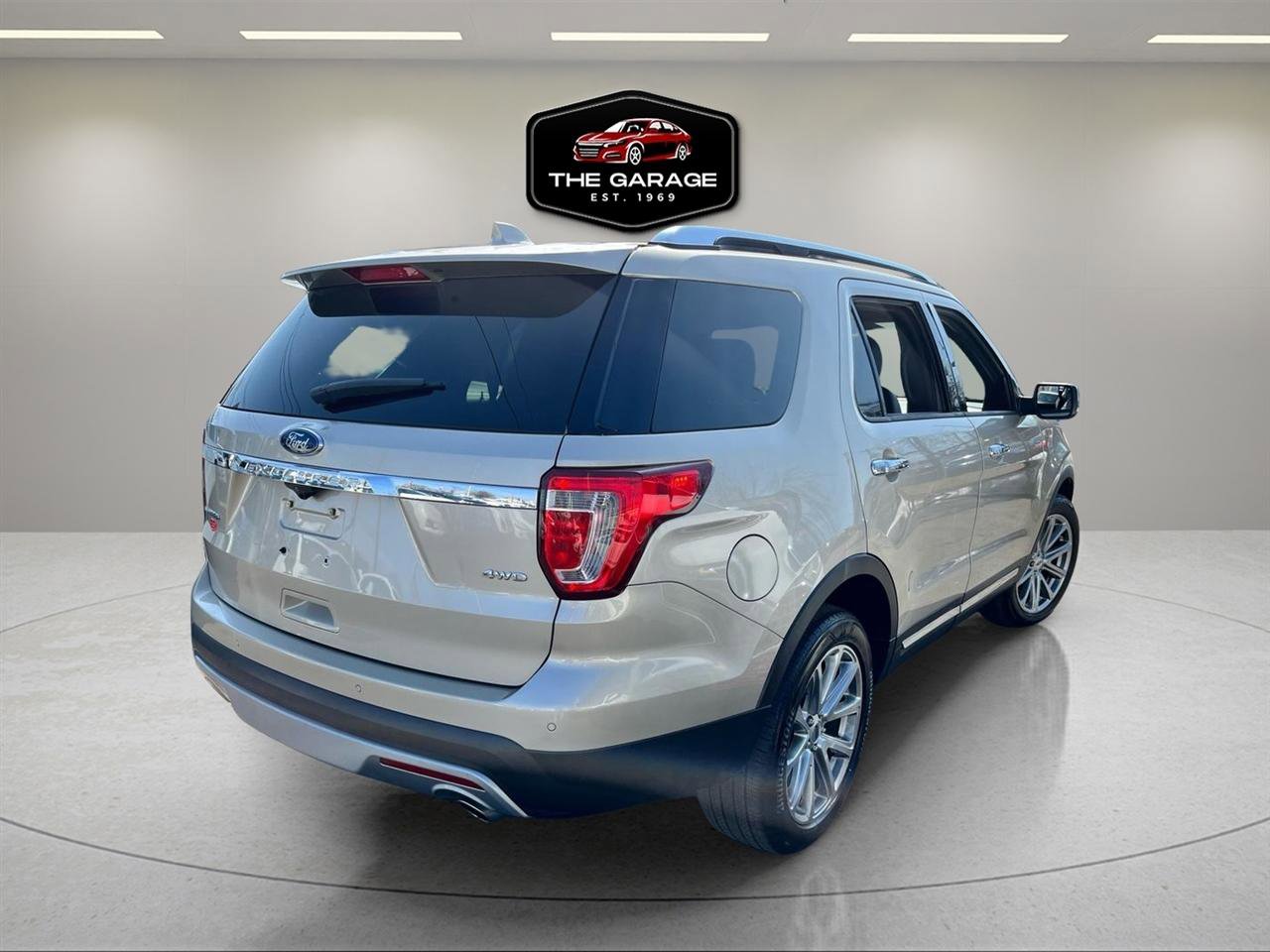 Used 2017 Ford Explorer Limited image 5
