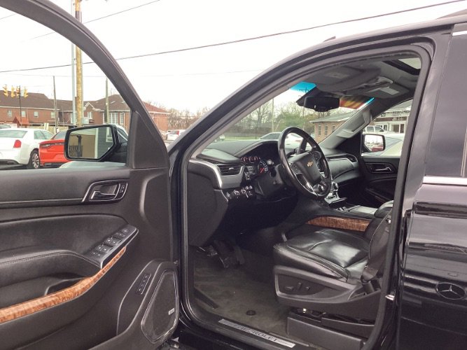 Used 2015 Chevrolet Suburban LTZ image 5