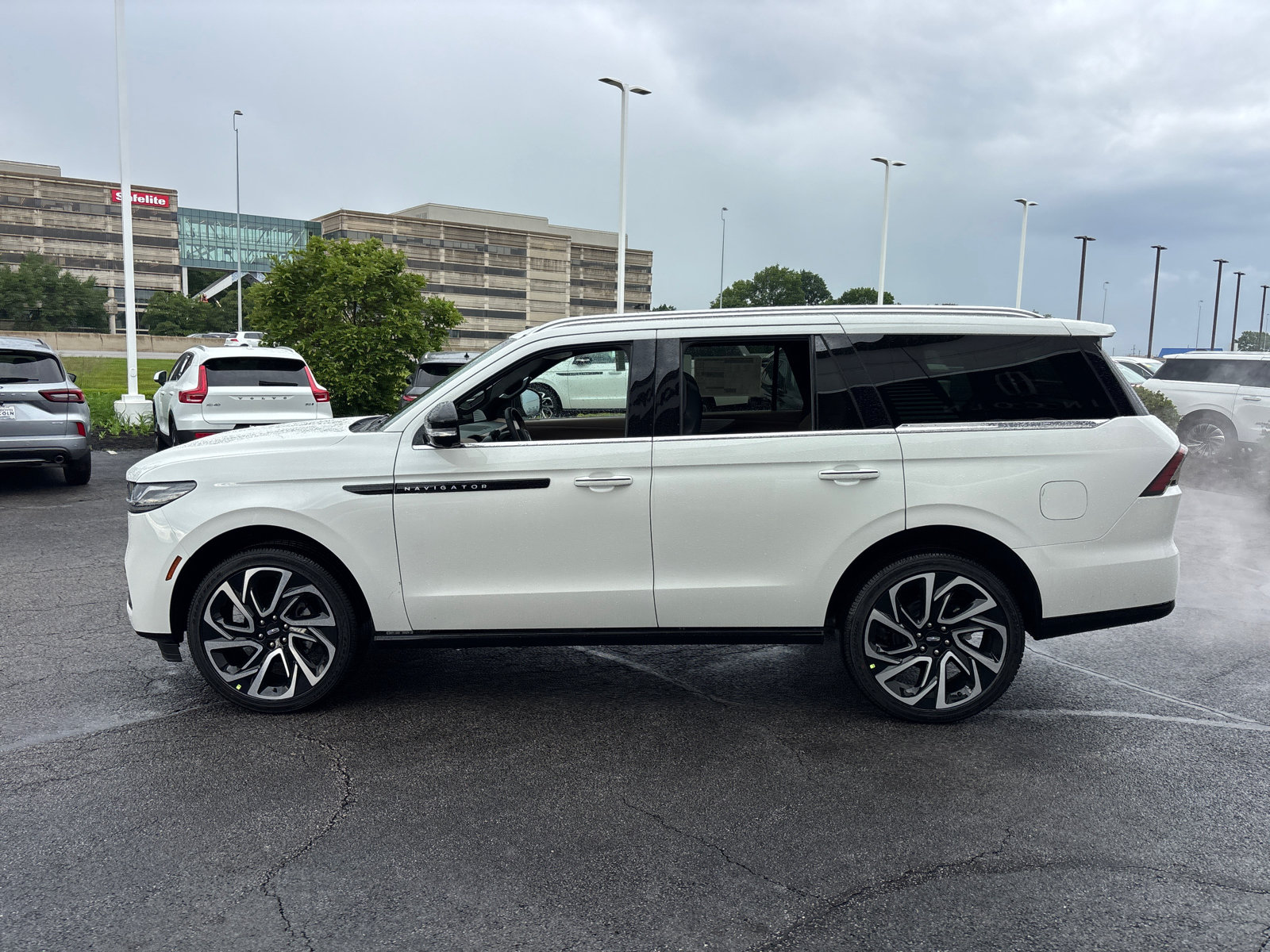 New 2026 Lincoln Navigator Black Label AWD/4WD image 4