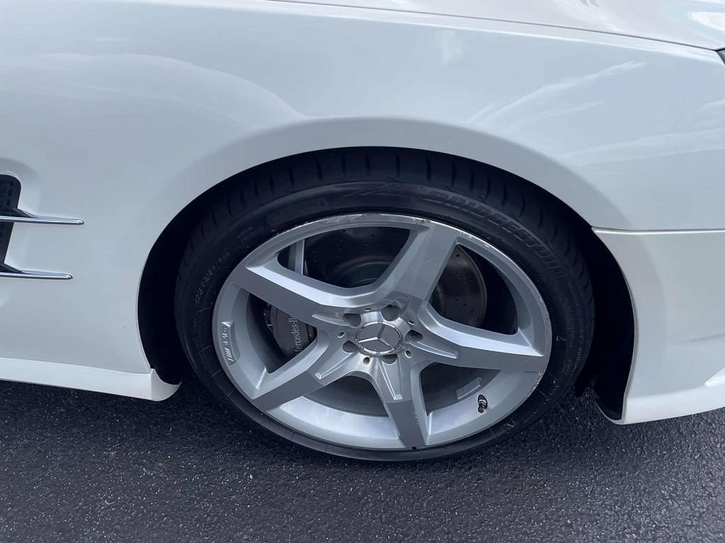 Used 2014 Mercedes-Benz SL 550 image 8