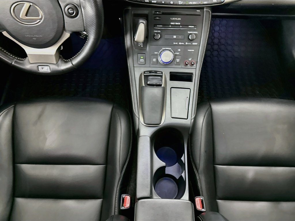 Used 2017 Lexus CT 200h w/ Navigation System Package FWD image 16