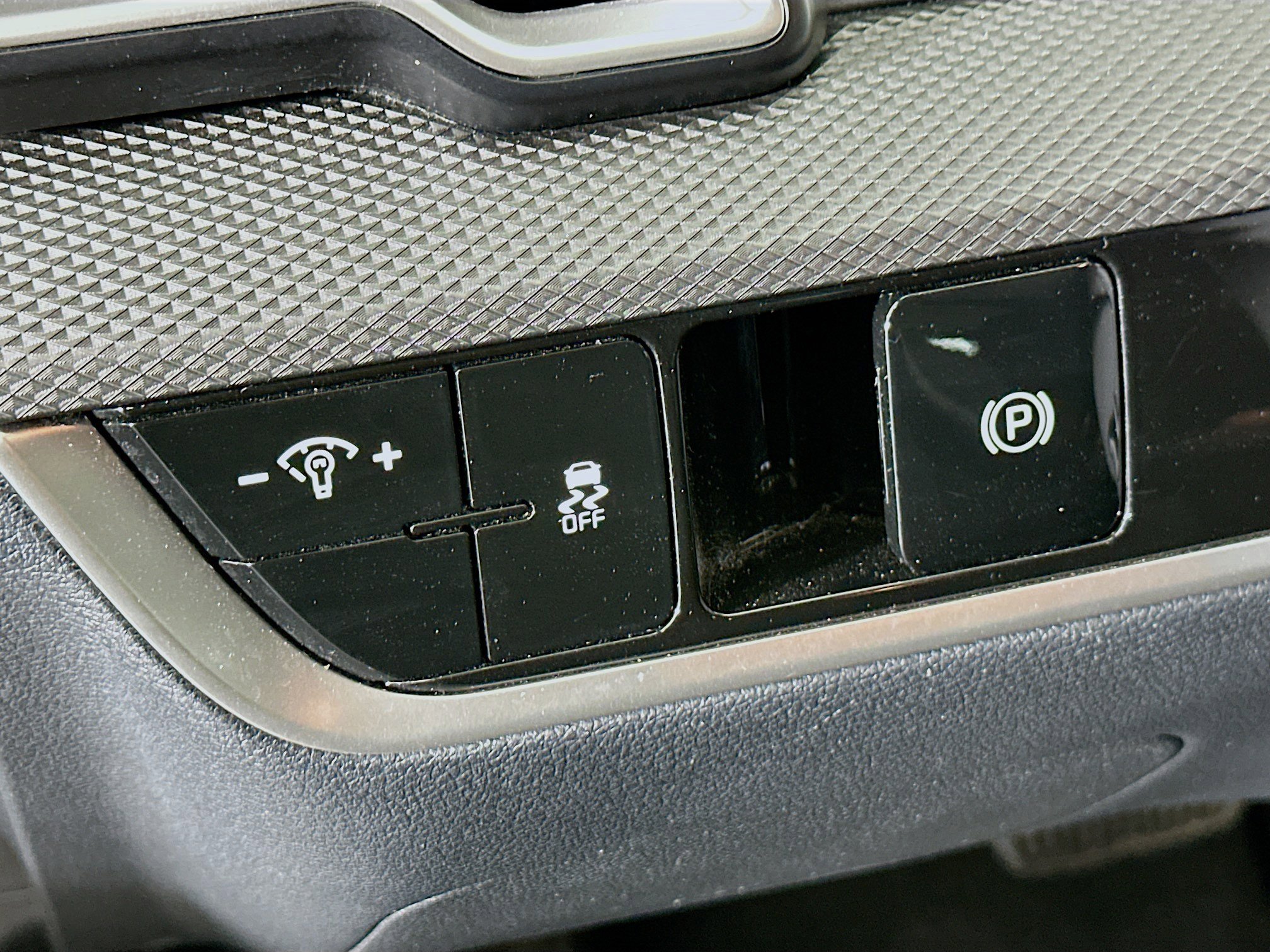 Used 2025 Kia Sportage LX image 16