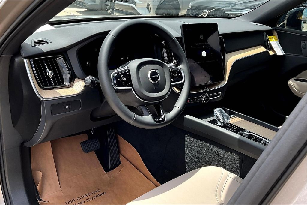 New 2026 Volvo XC60 B5 Plus w/ Protection Package Premier image 20