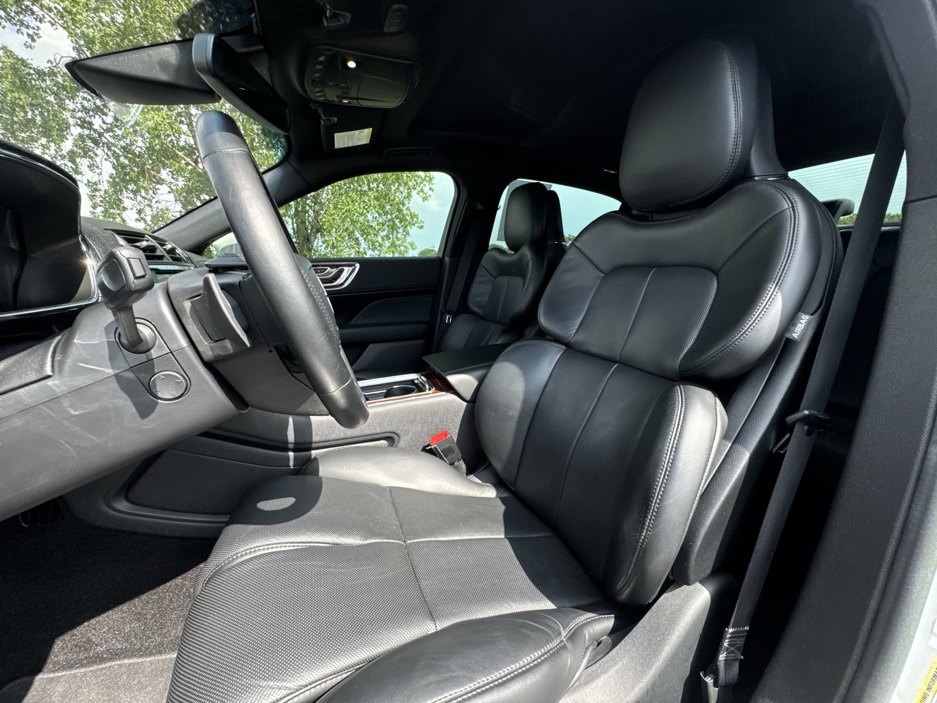 Used 2020 Lincoln Continental Reserve w/ Luxury Package FWD image 11