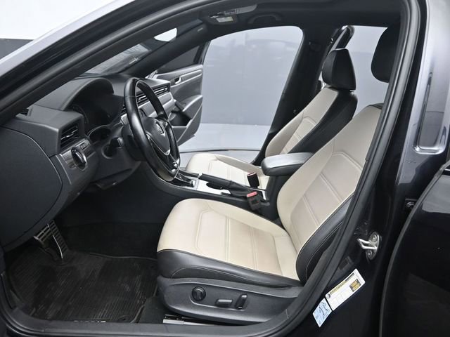 Used 2021 Volkswagen Passat 2.0T R-Line image 10