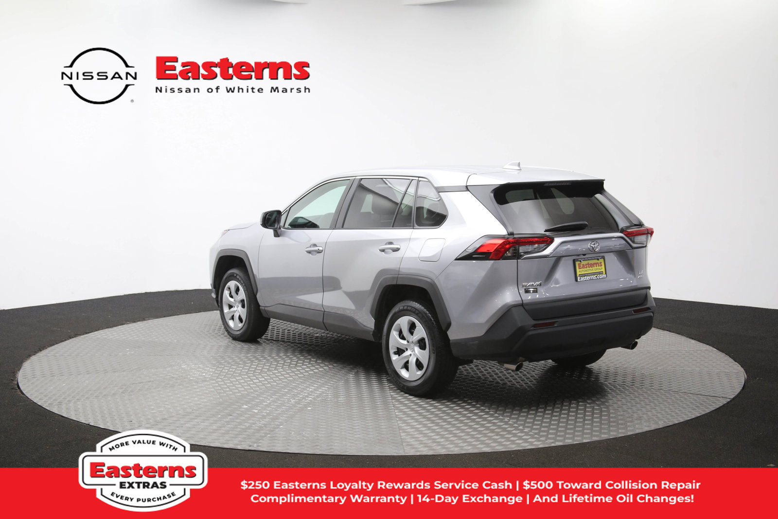 Used 2025 Toyota RAV4 LE AWD/4WD image 63