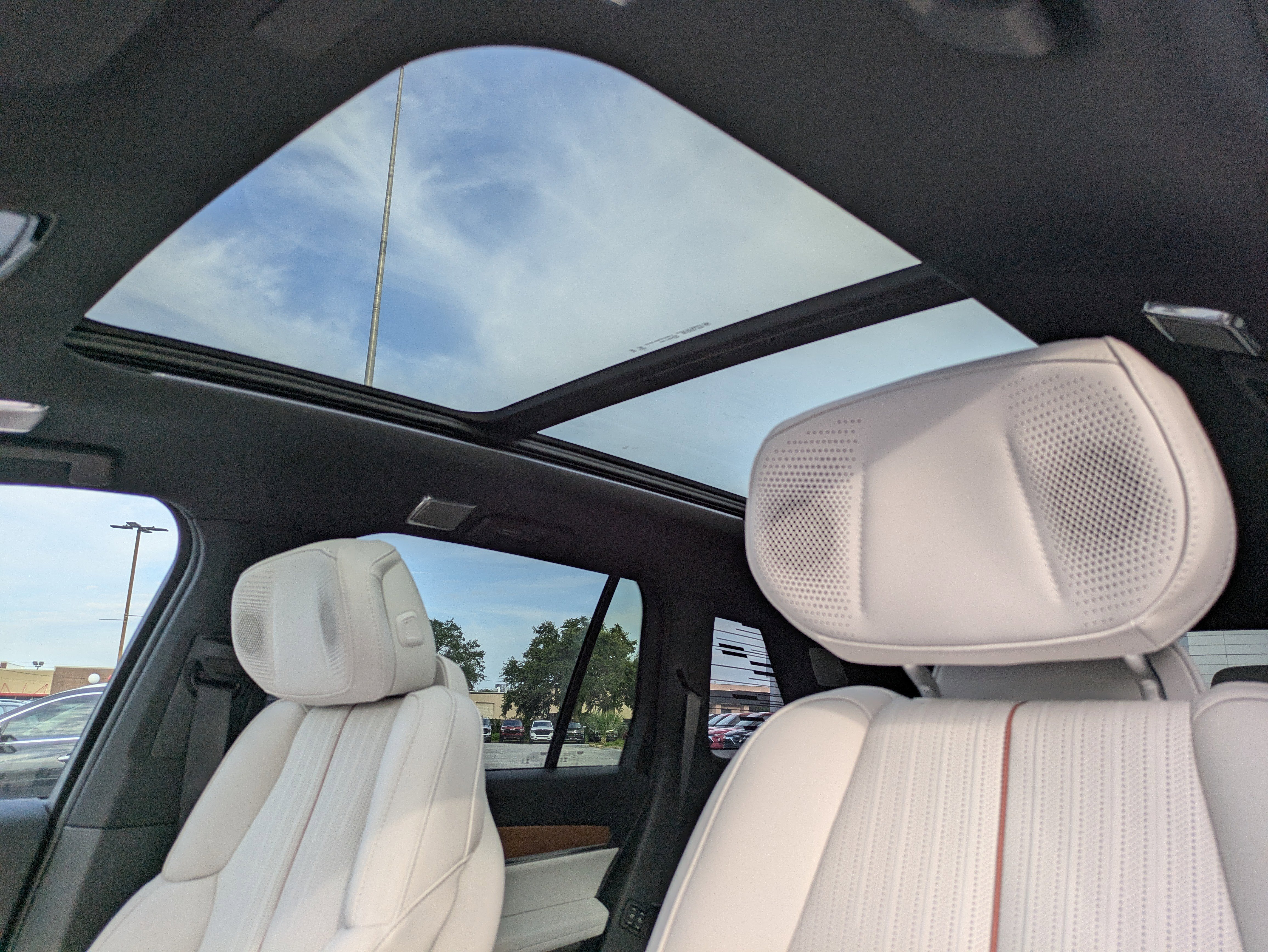 New 2026 Cadillac Vistiq Luxury image 12