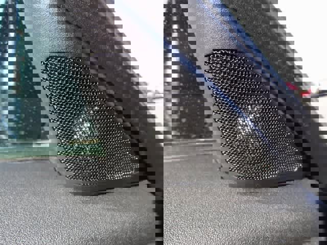 Used 2021 Land Rover Range Rover Velar R-Dynamic S image 18