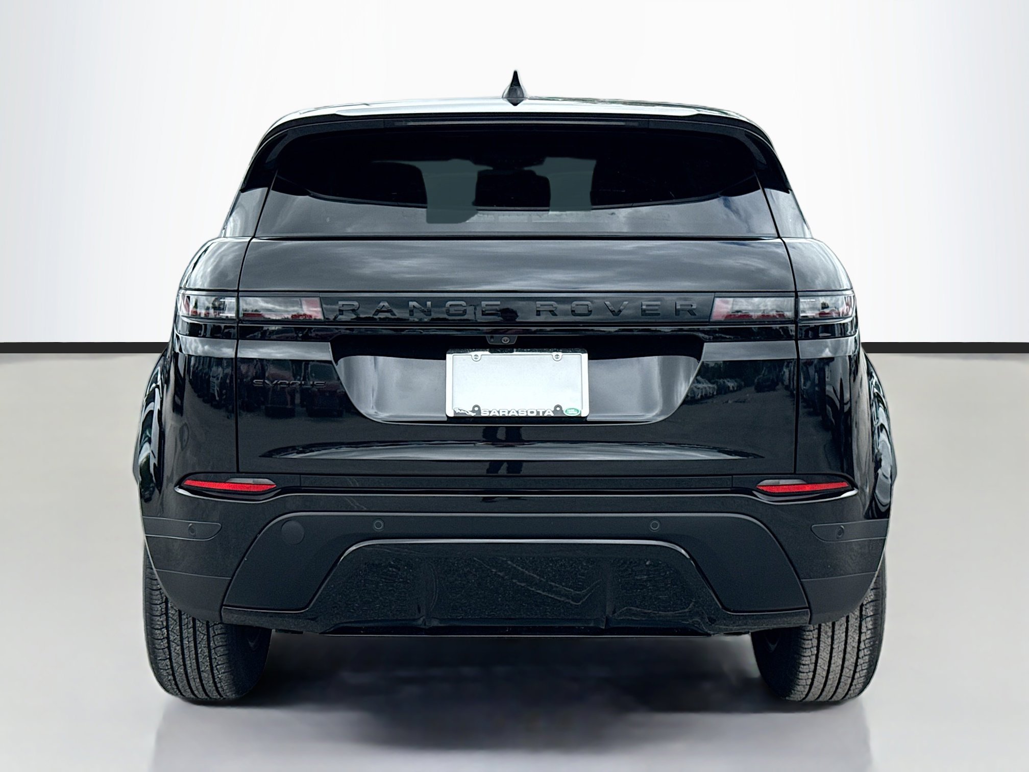 Used 2026 Land Rover Range Rover Evoque S image 4