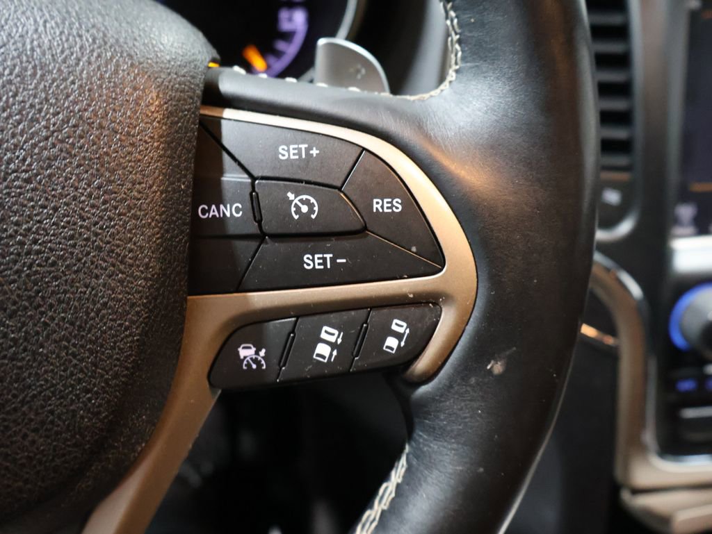 Used 2015 Jeep Grand Cherokee Overland w/ Advanced Technology Group image 44