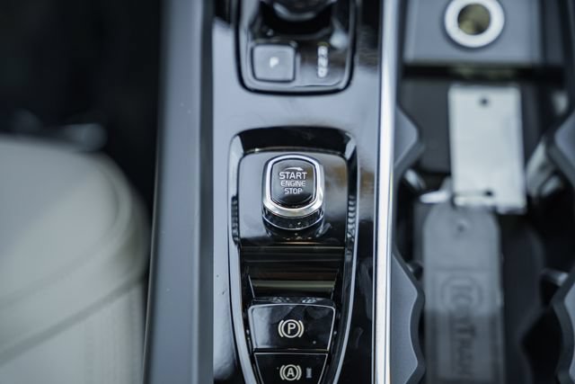 New 2027 Volvo XC60 B5 Plus AWD/4WD image 27