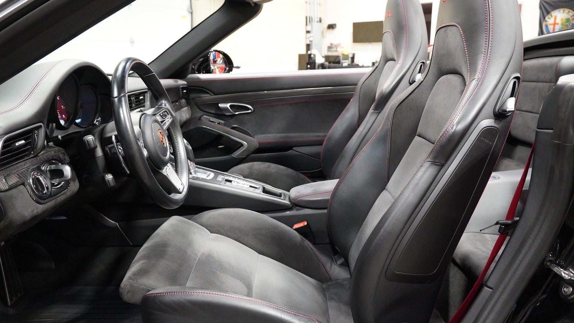 Used 2019 Porsche 911 Carrera 4 GTS image 29