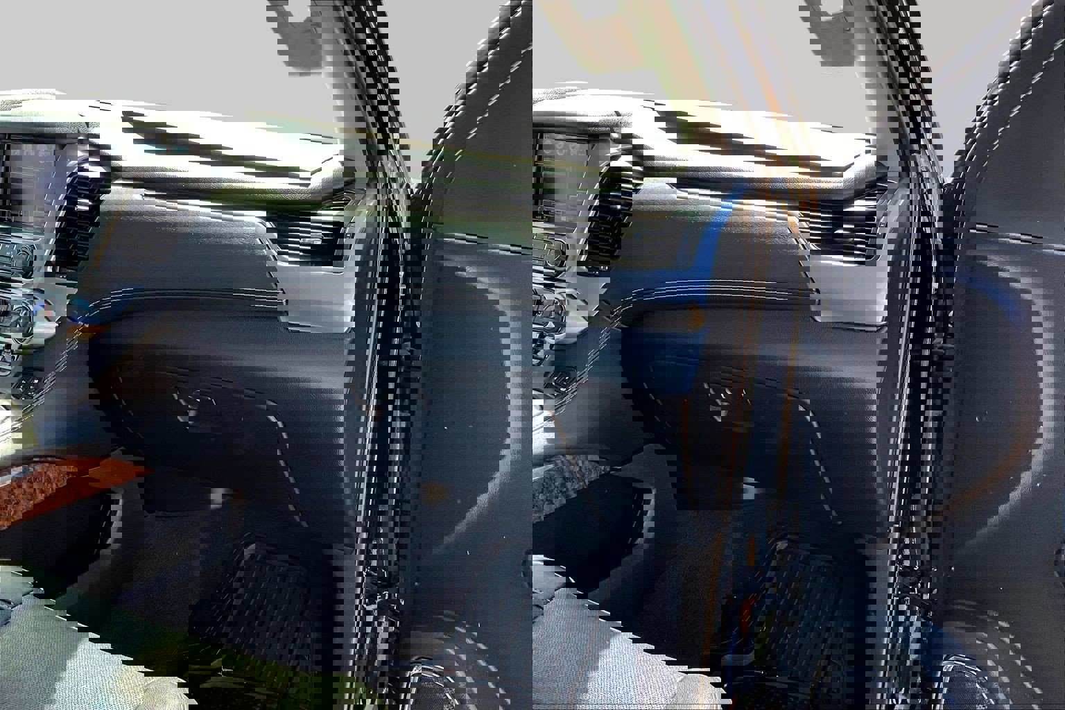 Used 2016 Chevrolet Tahoe LTZ image 12