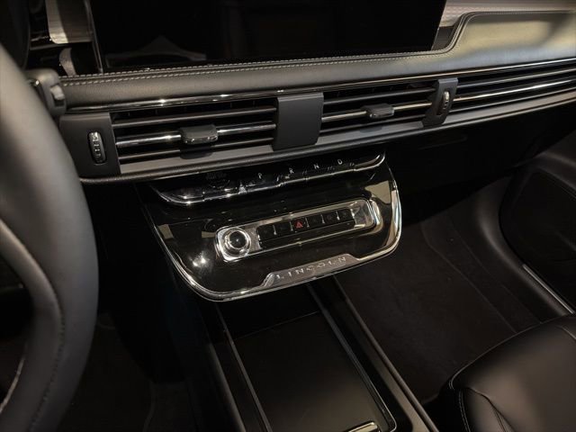 New 2026 Lincoln Corsair Premiere image 11