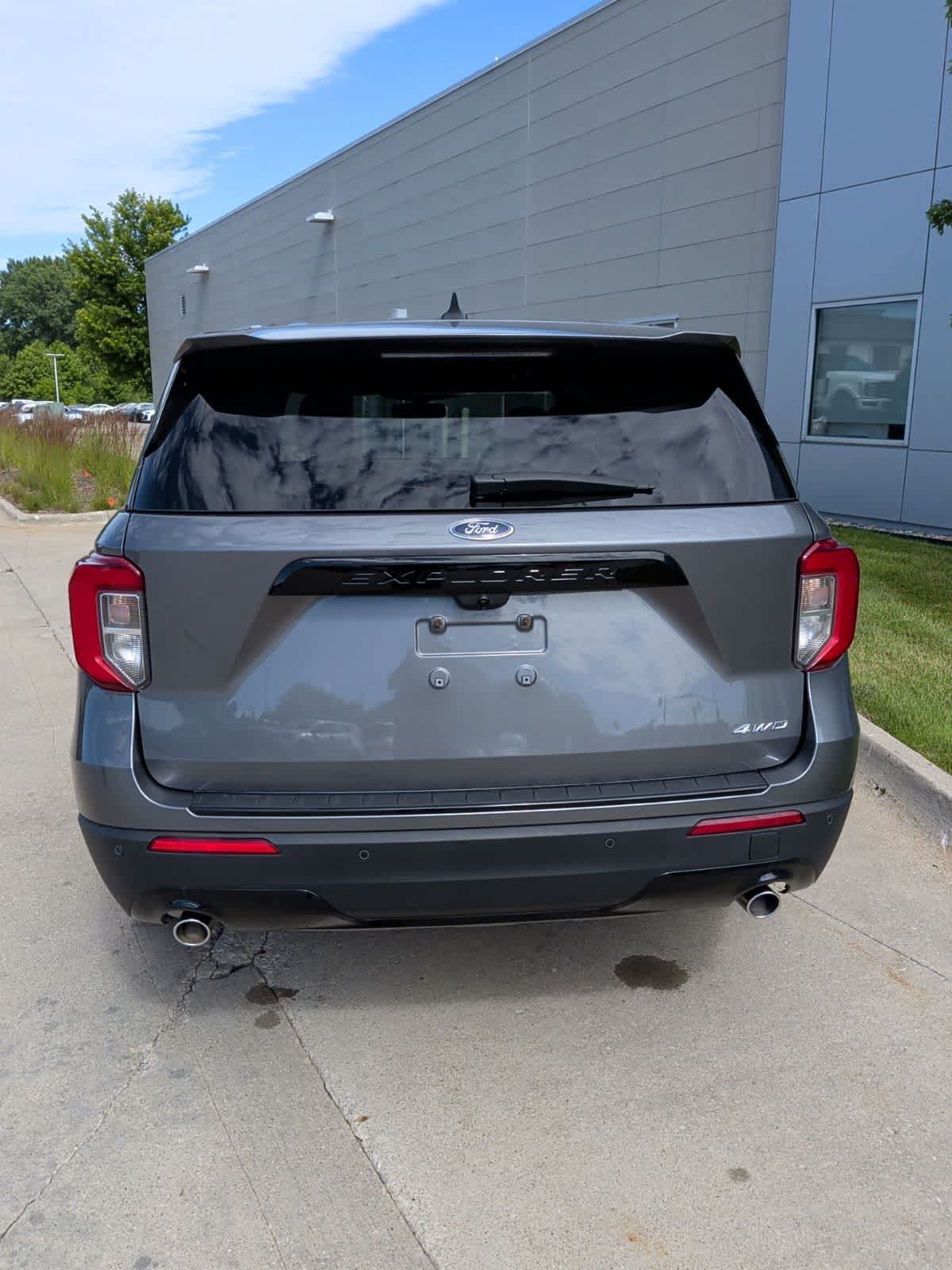 Used 2022 Ford Explorer ST-Line AWD/4WD image 4