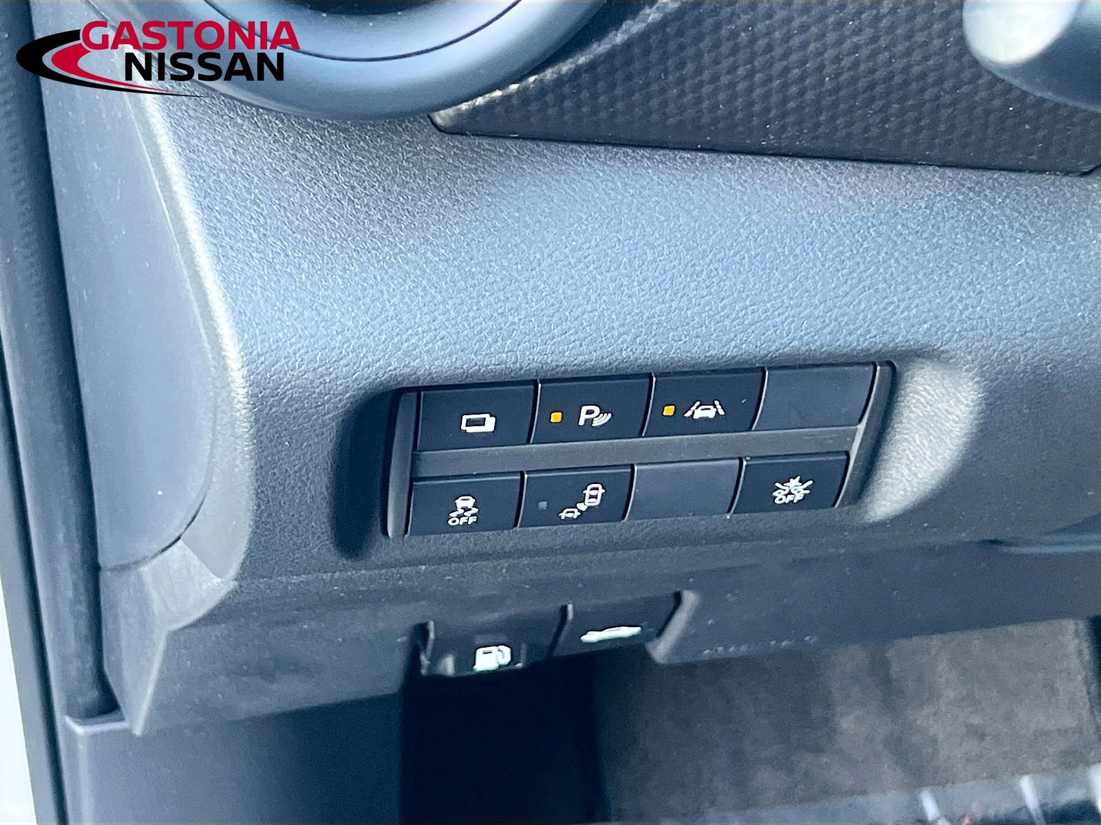 Used 2020 Nissan Kicks S image 13