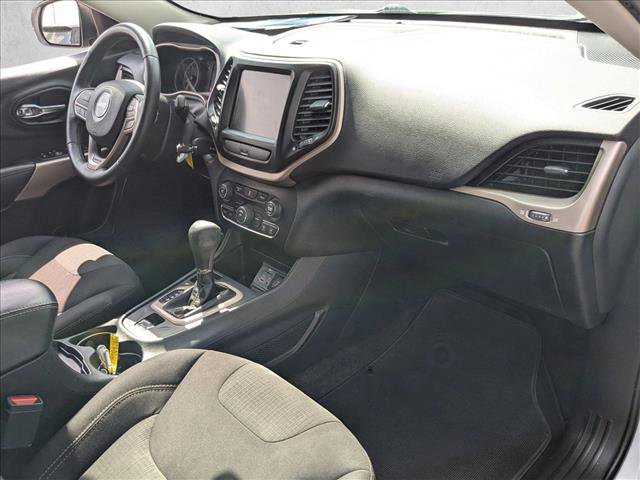 Used 2017 Jeep Cherokee Latitude image 19