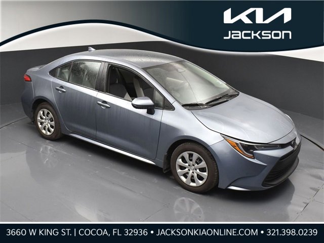 Used 2025 Toyota Corolla LE image 1