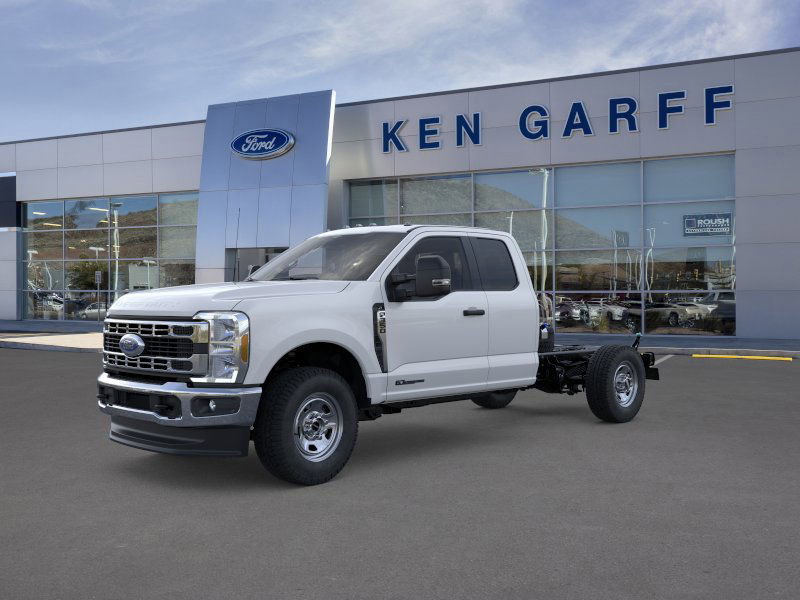 New 2025 Ford F350 XL w/ XL Chrome Package