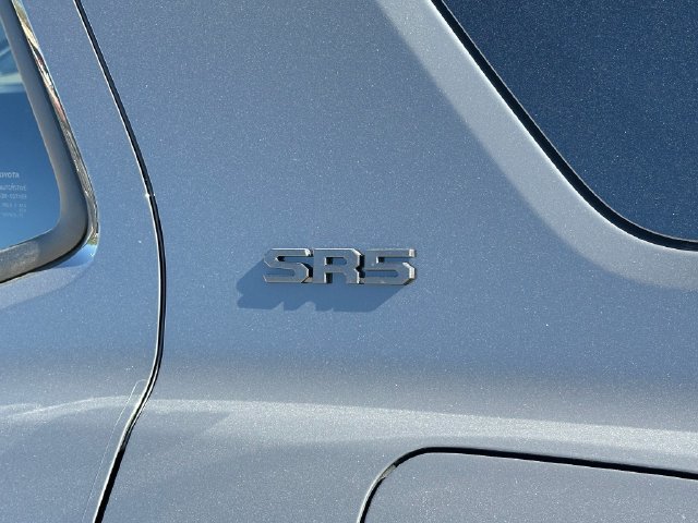 Certified 2025 Toyota 4Runner SR5 AWD/4WD image 6