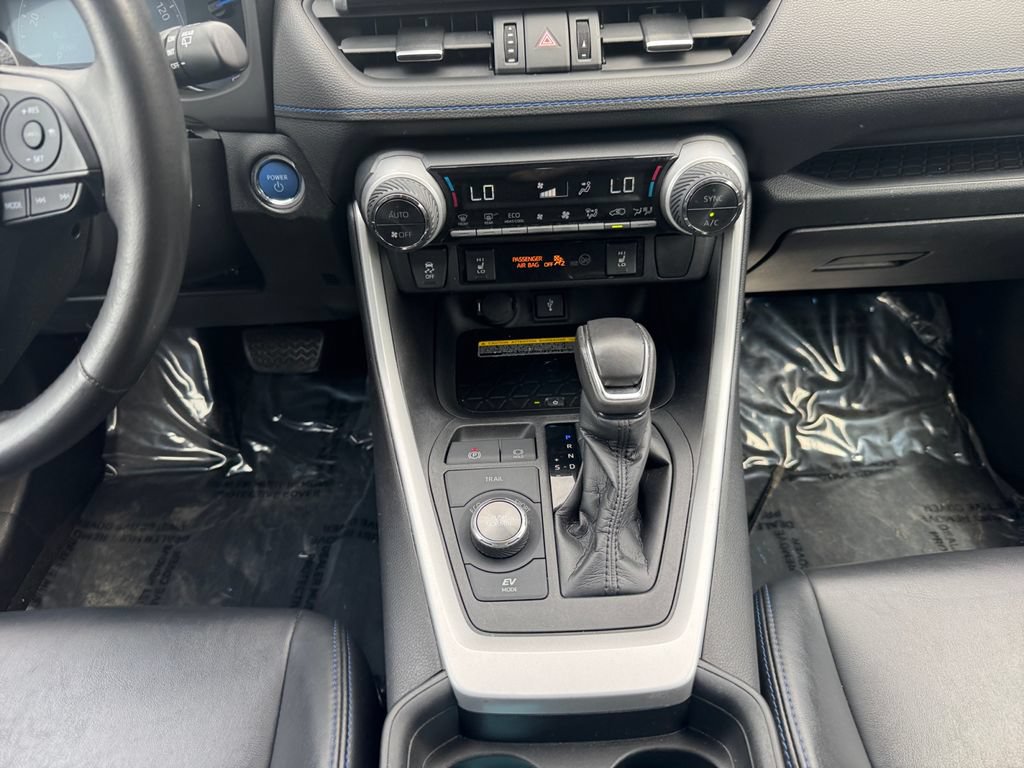 Used 2020 Toyota RAV4 XSE AWD/4WD image 11