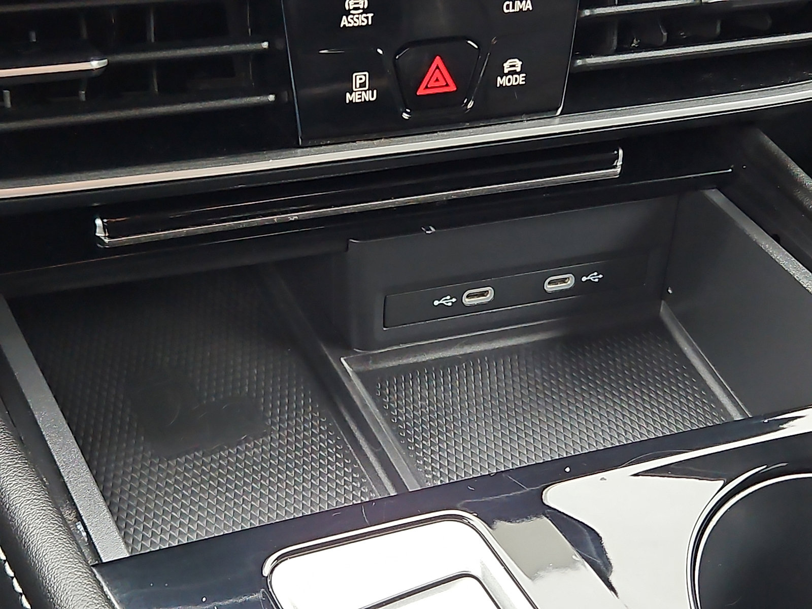 Used 2024 Volkswagen Atlas SE image 22