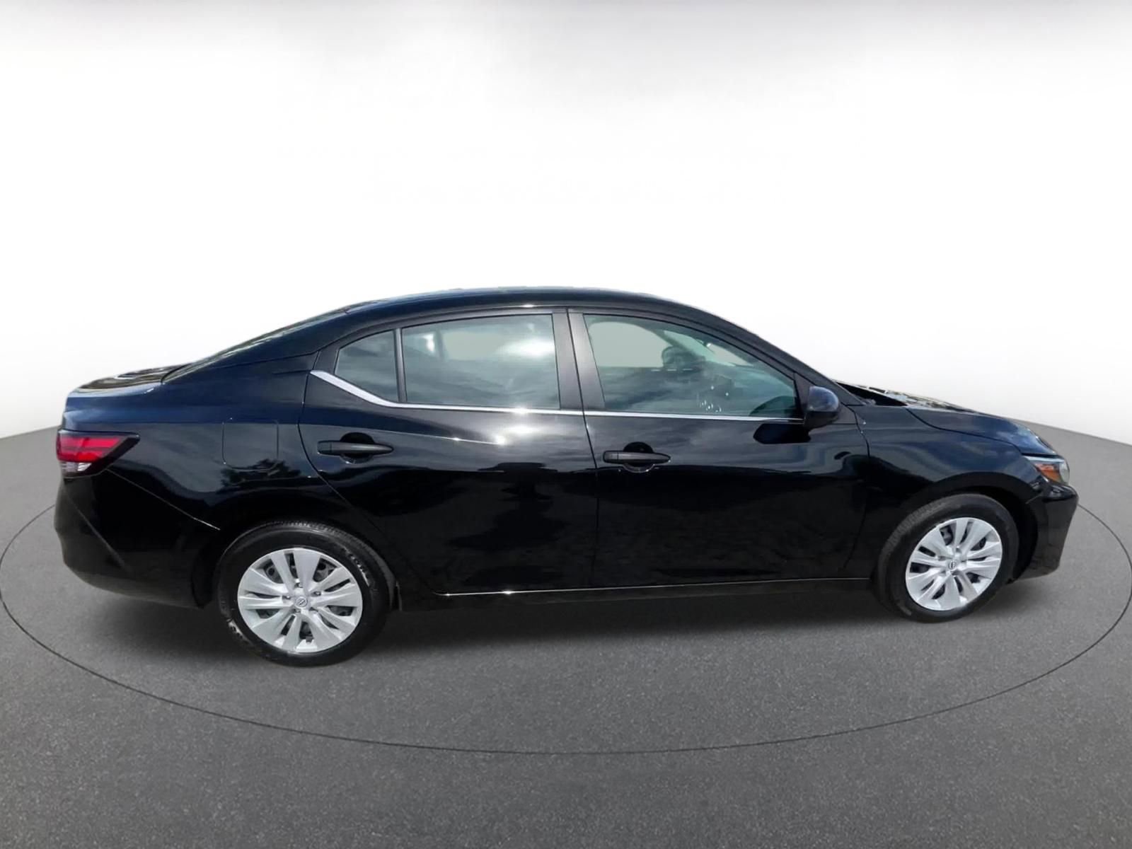 Used 2025 Nissan Sentra S image 16