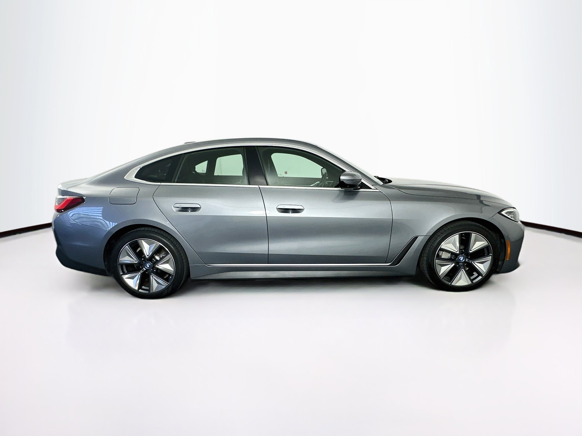 Used 2024 BMW i4 eDrive40 w/ Premium Package RWD image 10