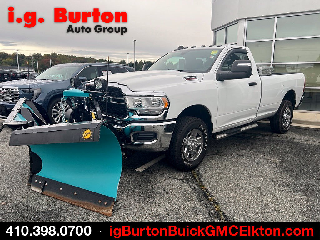 Used 2024 RAM 2500 Tradesman w/ Chrome Appearance Group AWD/4WD image 4