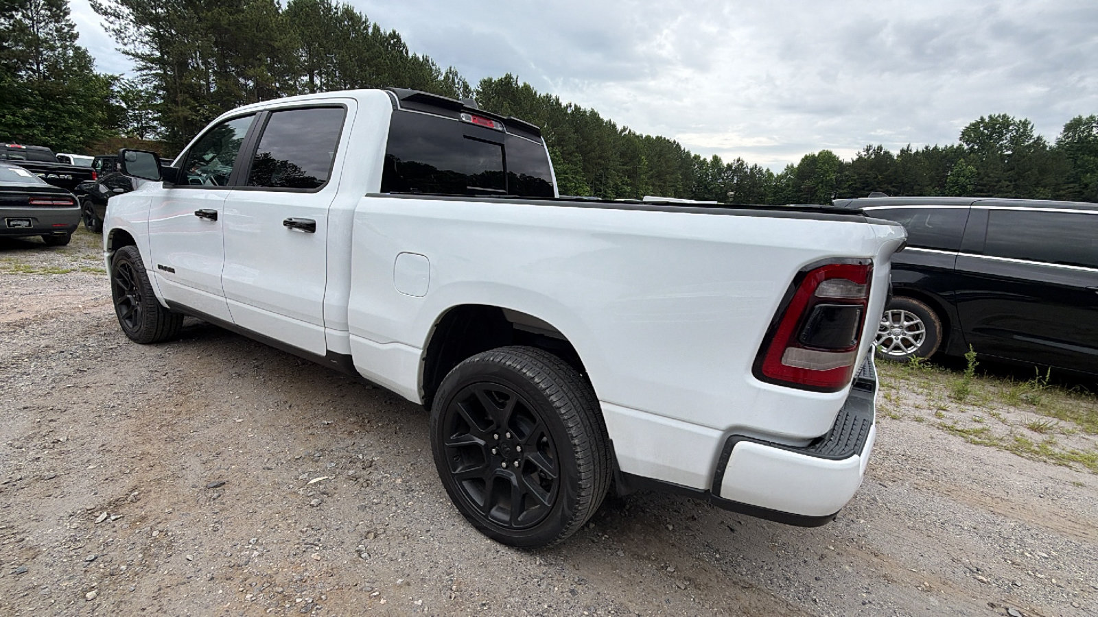 Used 2024 RAM 1500 Laramie AWD/4WD image 10