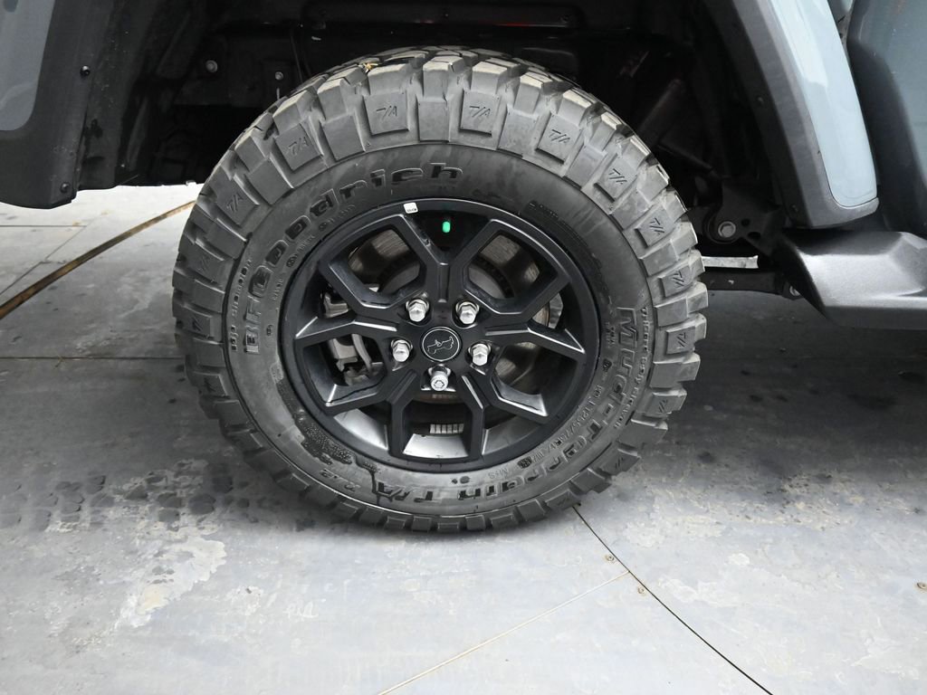 Used 2025 Jeep Gladiator High Tide image 17