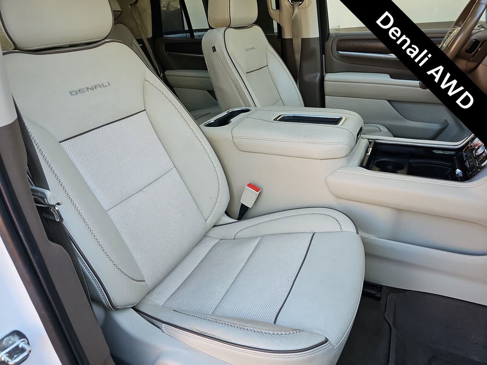 Used 2021 GMC Yukon Denali w/ Denali Premium Package AWD/4WD image 18