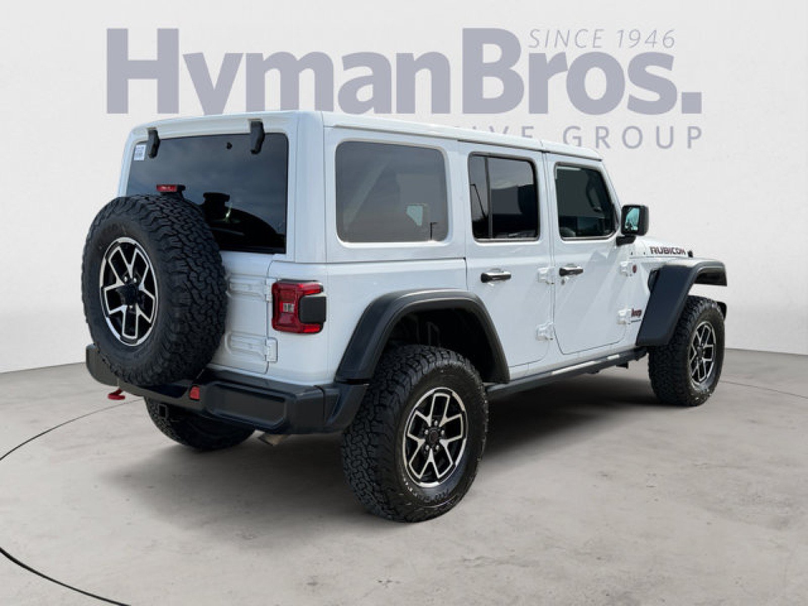 Used 2025 Jeep Wrangler Unlimited Rubicon AWD/4WD image 3