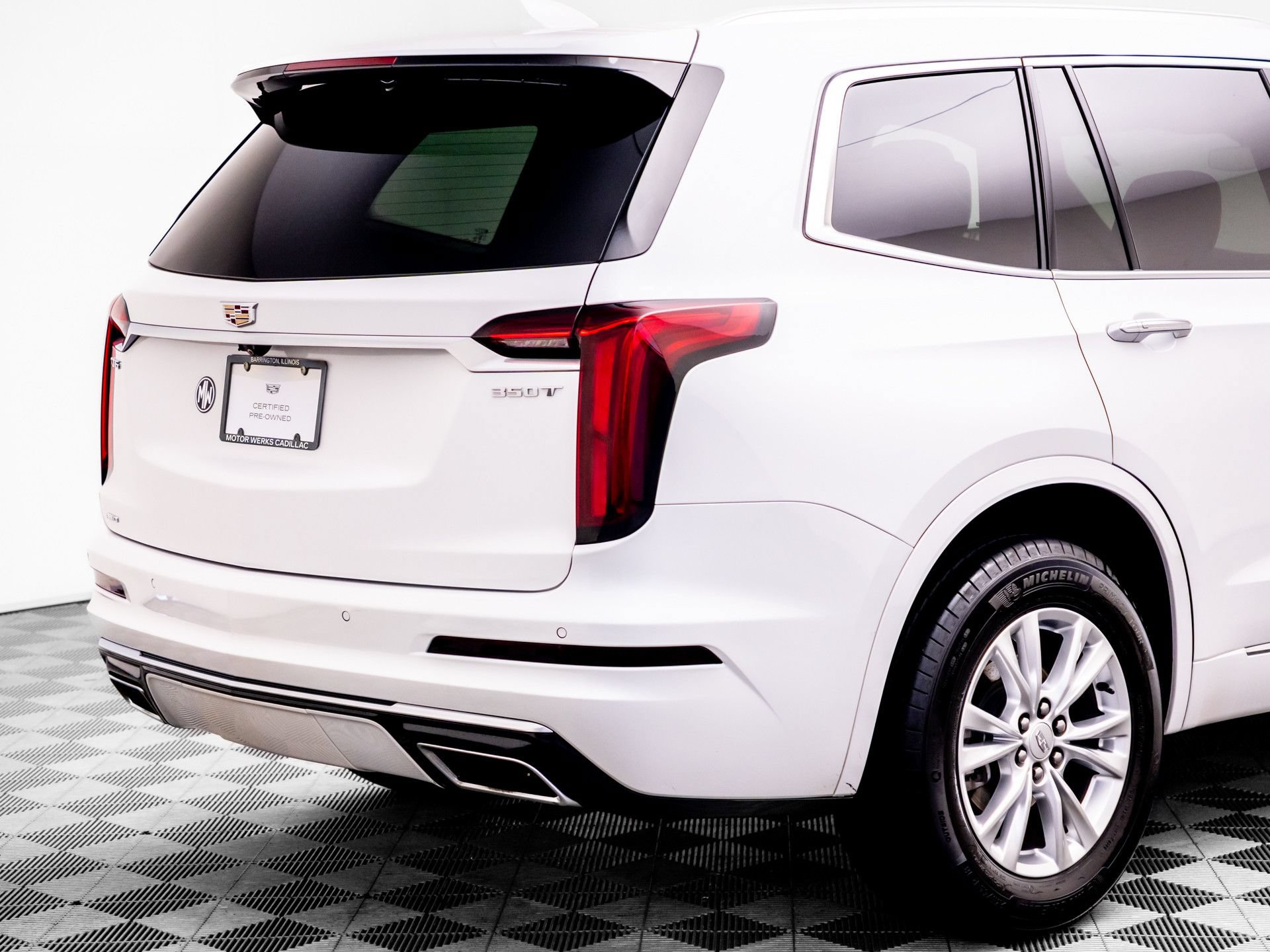 Used 2024 Cadillac XT6 Luxury w/ LPO, Floor Liner Package AWD/4WD image 40