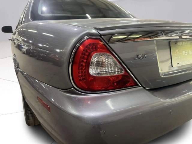 Used 2008 Jaguar XJ8 image 11