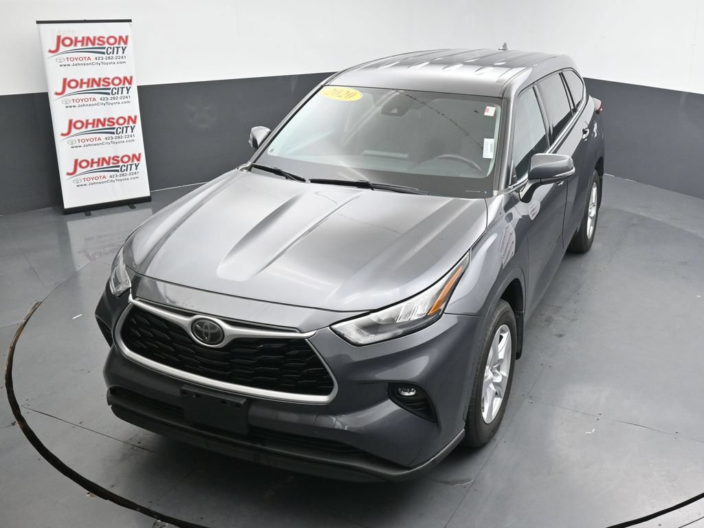 Used 2020 Toyota Highlander LE AWD/4WD image 29