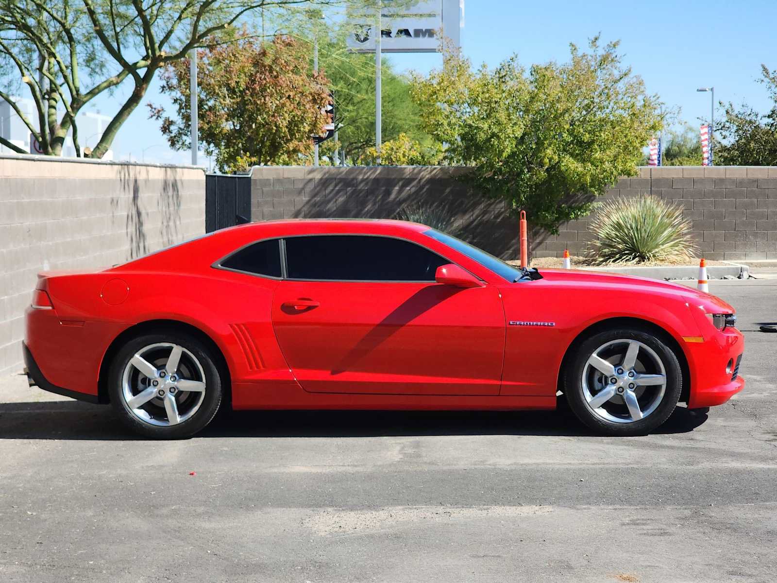 Used 2015 Chevrolet Camaro LT w/ 1LT Preferred Package RWD image 9
