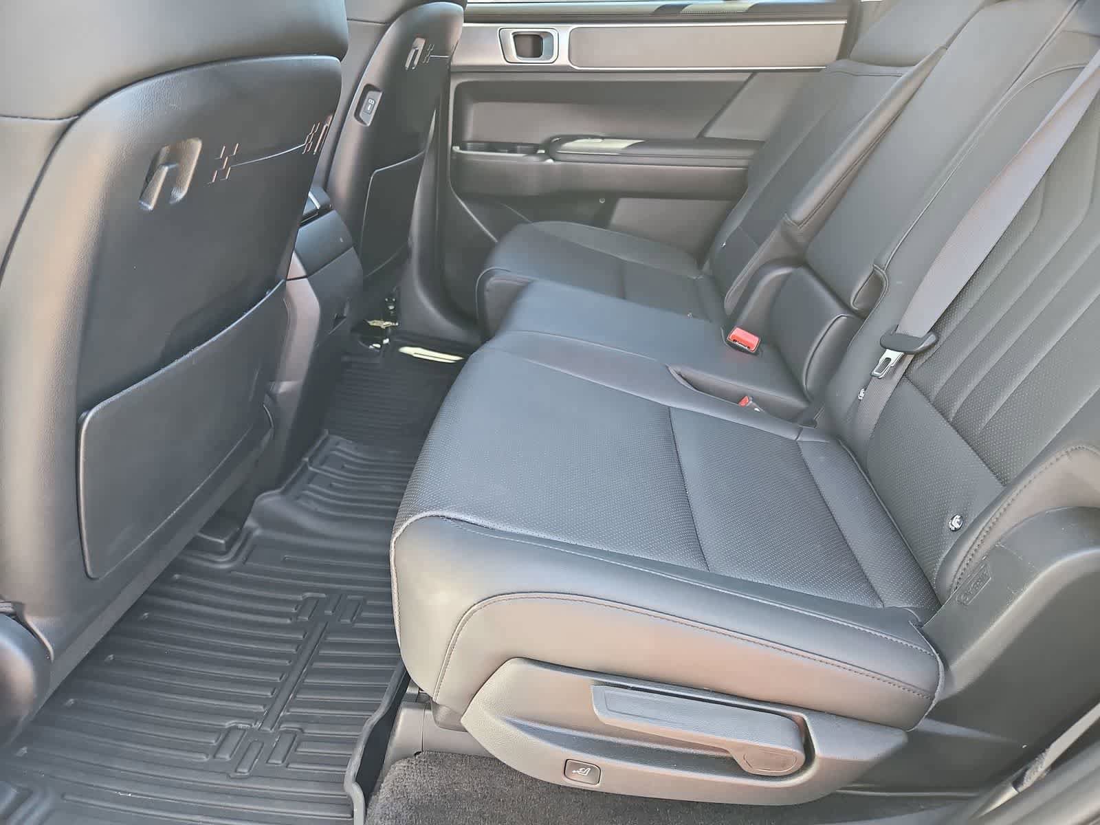 Used 2025 Hyundai Santa Fe SEL AWD/4WD image 23