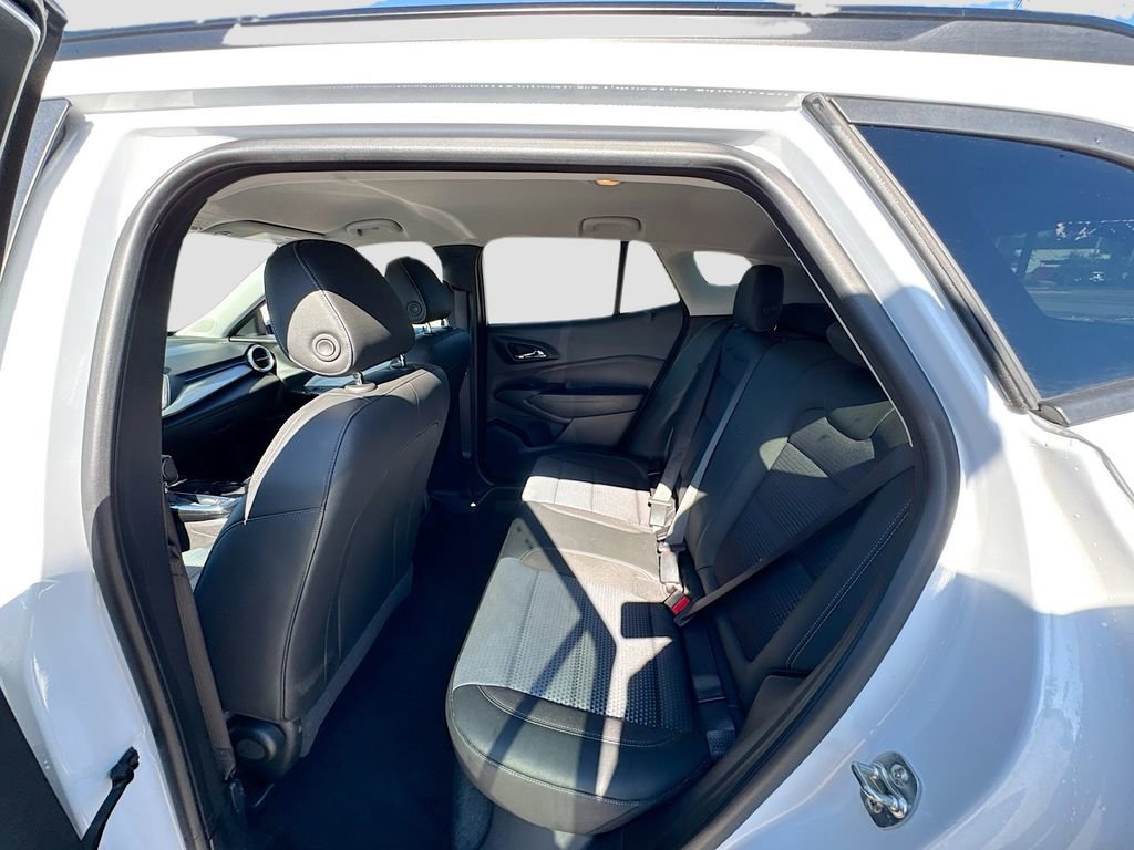 Used 2025 Chevrolet Trax LT w/ LT Convenience Package FWD image 31