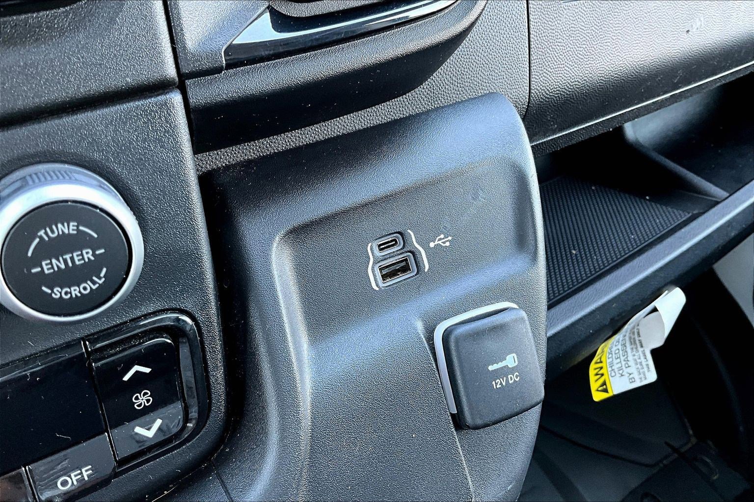 Used 2024 RAM ProMaster 2500 FWD image 14
