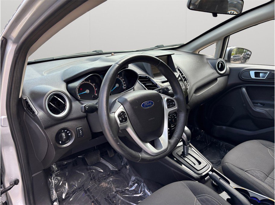 Used 2015 Ford Fiesta SE w/ Equipment Group 201A FWD image 6