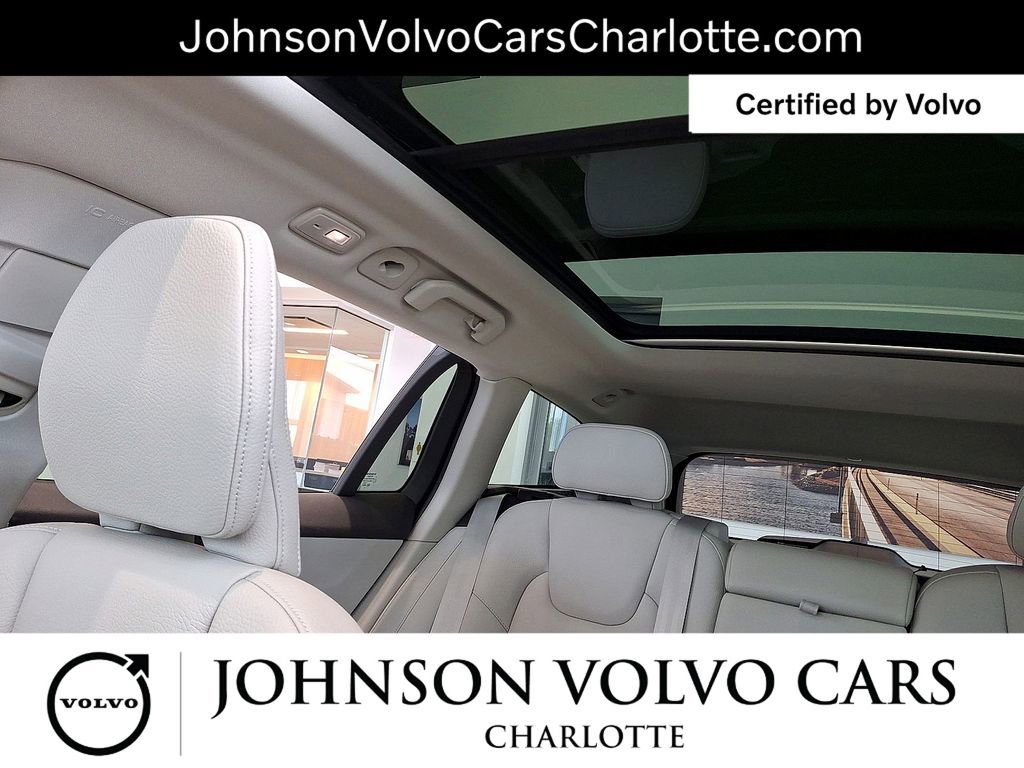 Certified 2025 Volvo V60 B5 Cross Country Plus AWD/4WD image 12