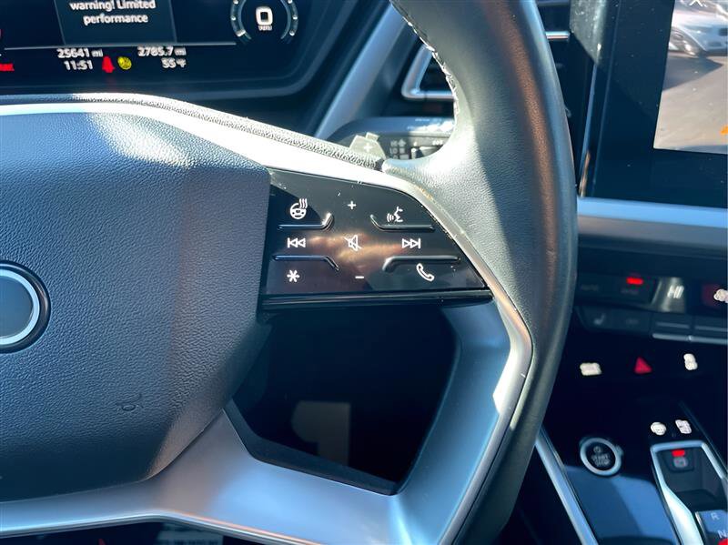 Used 2022 Audi Q4 e-tron Prestige image 16