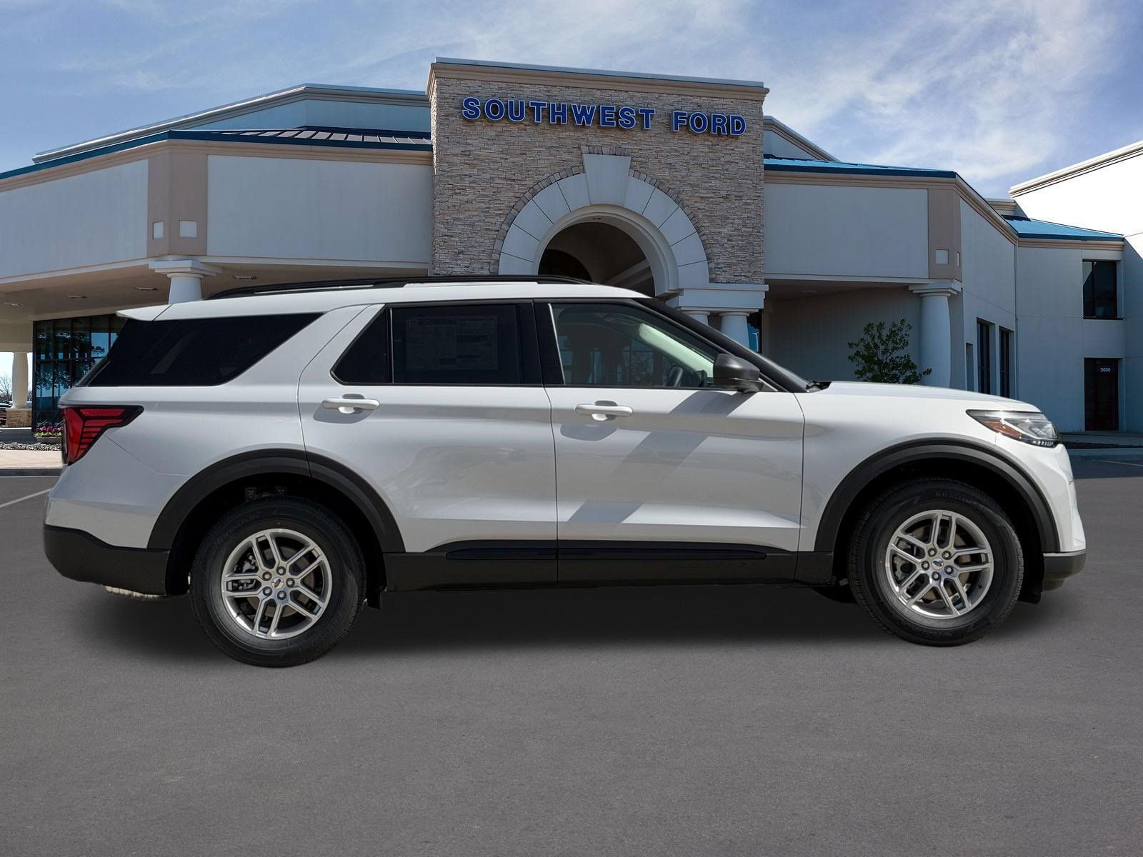 New 2026 Ford Explorer Active AWD/4WD image 3