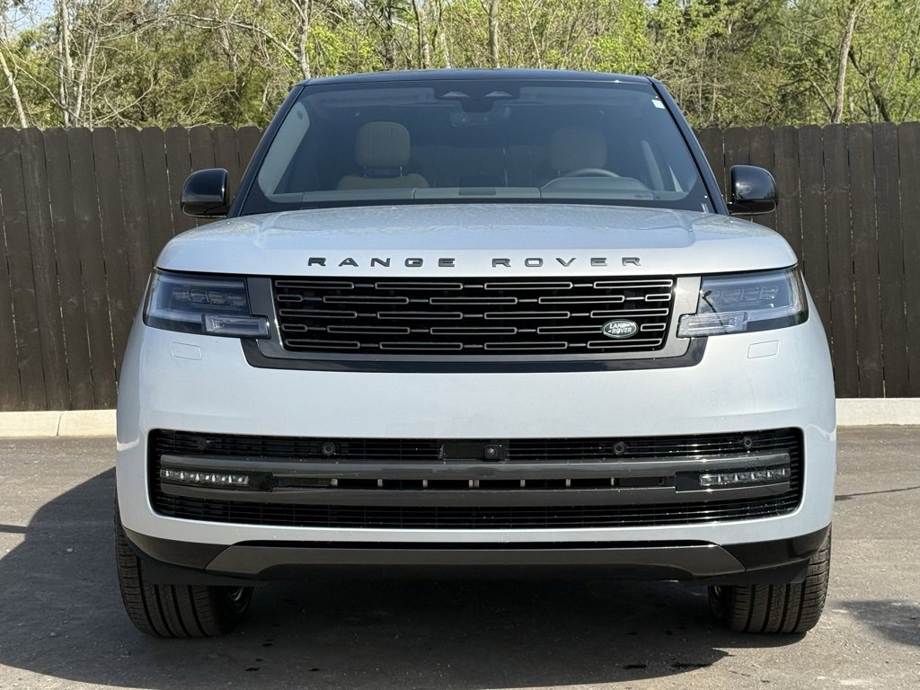 New 2025 Land Rover Range Rover SE image 9