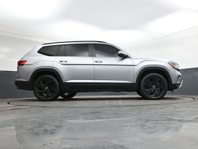 Used 2022 Volkswagen Atlas SE w/ Black Wheel Package image 30
